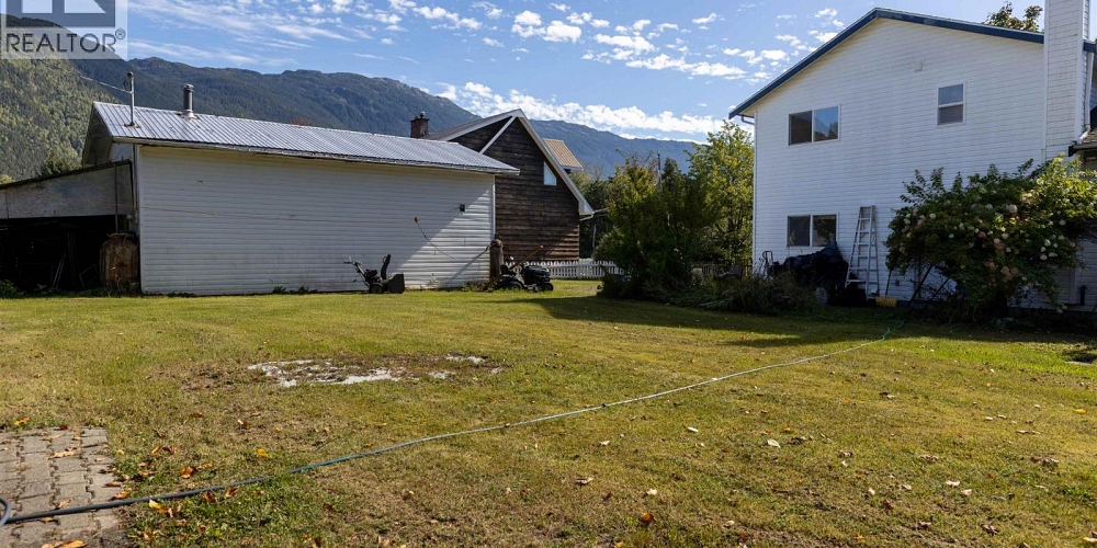 3566 NEWELL AVENUE Terrace Photo 17 3566 NEWELL AVENUE Terrace Photo 17